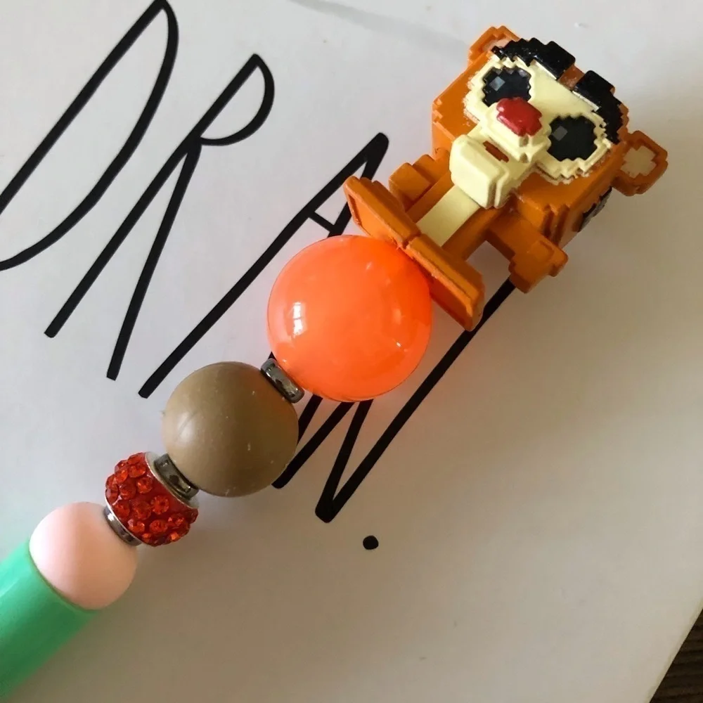 Disney Doorables: Winnie the Pooh: Pixel Tigger handmade beaded pen